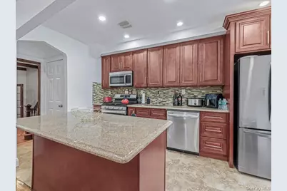 17209 Sayres Avenue, Jamaica, NY 11433 - Photo 8