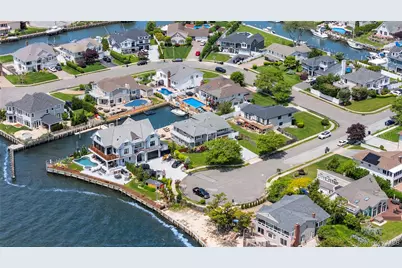 22 Viking Drive, West Islip, NY 11795 - Photo 4