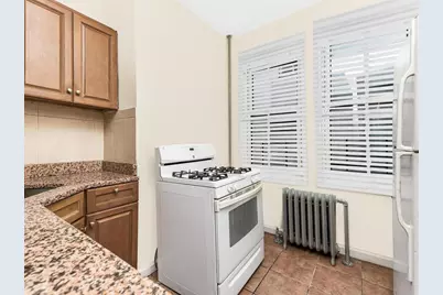 756 E 225th Street, Bronx, NY 10466 - Photo 2