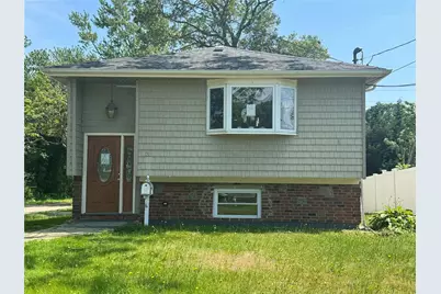 38 Moffitt Boulevard, East Islip, NY 11730 - Photo 20