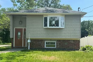 38 Moffitt Blvd, East Islip, NY 11730 - Photo 20