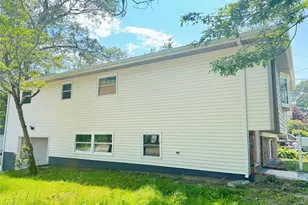 38 Moffitt Blvd, East Islip, NY 11730 - Photo 22