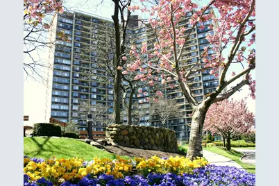 2 Bay Club Drive #10B, Bayside, NY 11360 - Photo 18