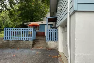 7 Ash St, New Windsor, NY 12553 - Photo 4