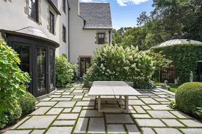 339 Duck Pond Road, Locust Valley, NY 11560 - Photo 30