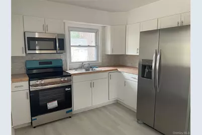 257 Union Avenue, Patchogue, NY 11772 - Photo 2