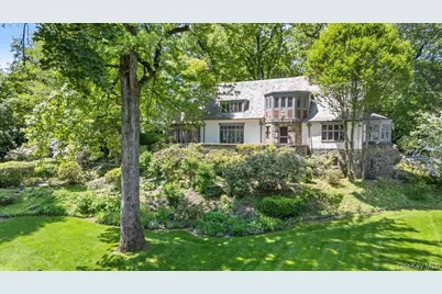 8 South Drive, Larchmont, NY 10538 - Photo 2