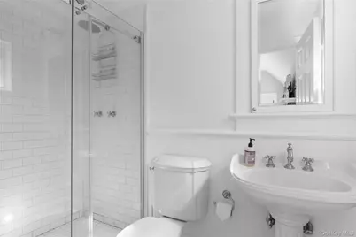 327 Georgica Road, East Hampton, NY 11937 - Photo 22