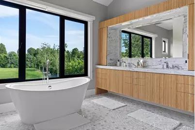 276 N Main Street, Southampton, NY 11968 - Photo 16