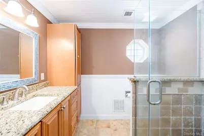 60A Union Avenue, Center Moriches, NY 11934 - Photo 28