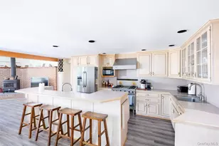 60 A Union Ave, Center Moriches, NY 11934 - Photo 4