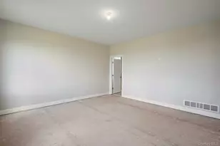 47 Dartmouth Dr, Poughkeepsie, NY 12603 - Photo 18