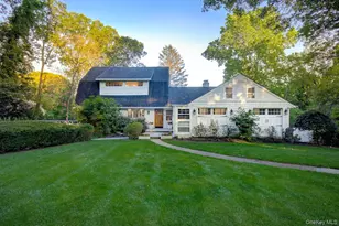 2 Spring Hollow Rd, Centerport, NY 11721 - Photo 2