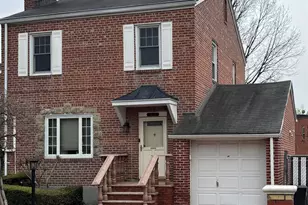 111-54 178th Pl, Addisleigh Park, NY 11433 - Photo 4