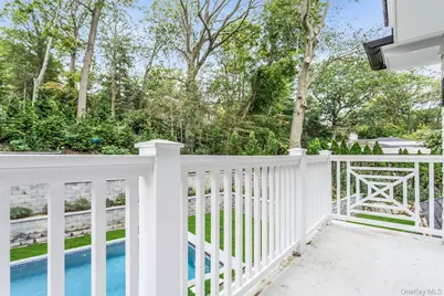 80 The Oaks, Roslyn, NY 11576 - Photo 32