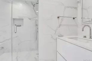 80 The Oaks, Roslyn, NY 11576 - Photo 40