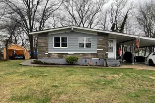 76 Samuel St, Ronkonkoma, NY 11779 - Photo 2