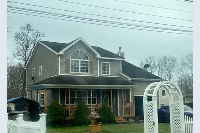 52 Arpage Drive E, Shirley, NY 11967 - Photo 2