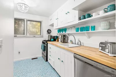 20 Norfolk Drive, White Sulphur Springs, NY 11937 - Photo 6