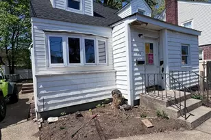 119 Broadfield Rd, Hempstead, NY 11550 - Photo 2