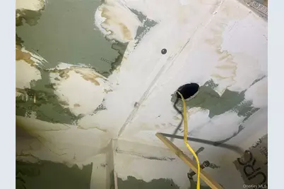 2713 Eastchester Road, Bronx, NY 10469 - Photo 10