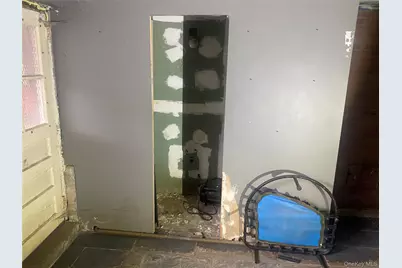 2713 Eastchester Road, Bronx, NY 10469 - Photo 8