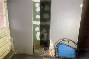 2713 Eastchester Rd, Bronx, NY 10469 - Photo 8