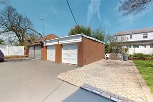 31-06 Healy Ave, Bayswater, NY 11691 - Photo 6