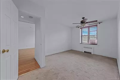 15 Canterbury Road #C23, Great Neck, NY 11021 - Photo 8