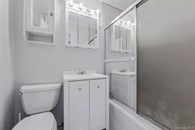 15 Canterbury Road #C23, Great Neck, NY 11021 - Photo 10