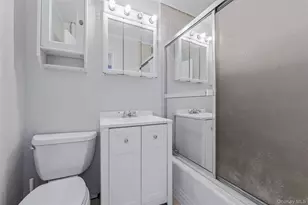 15 Canterbury Rd, Great Neck, NY 11021 - Photo 10