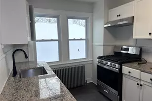 39 Adams St, Poughkeepsie, NY 12601 - Photo 2