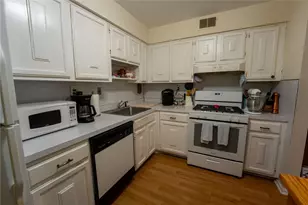 3 Essex Ln, Suffern, NY 10901 - Photo 6