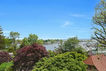 146 Sutton Manor Road, New Rochelle, NY 10801 - Photo 2