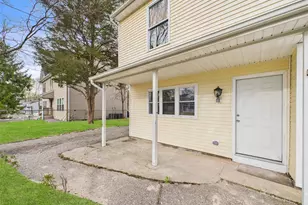 613 Bourdois Ave, Bellport, NY 11713 - Photo 4