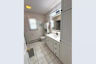 39 E Hollywood Avenue, Lindenhurst, NY 11757 - Photo 10