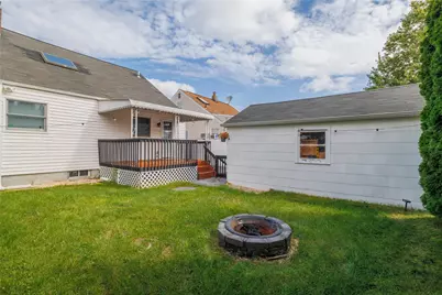 39 E Hollywood Avenue, Lindenhurst, NY 11757 - Photo 14