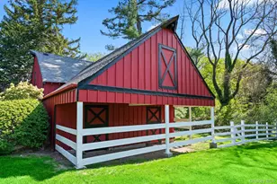 381 W Neck Rd, Lloyd Harbor, NY 11743 - Photo 36