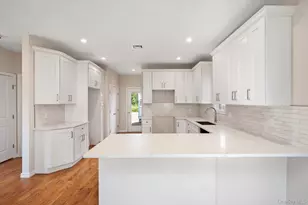 2 Gail-Grace Ct, Copiague, NY 11726 - Photo 12