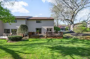 54 Northgate Cir, Melville, NY 11747 - Photo 24