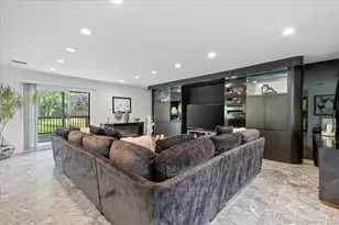 54 Northgate Cir, Melville, NY 11747 - Photo 12