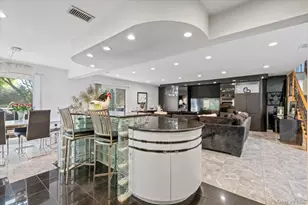 54 Northgate Cir, Melville, NY 11747 - Photo 6