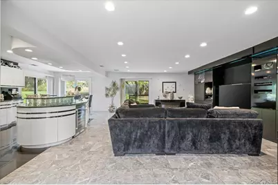 54 Northgate Circle, Melville, NY 11747 - Photo 10