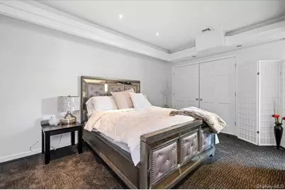 54 Northgate Circle, Melville, NY 11747 - Photo 16