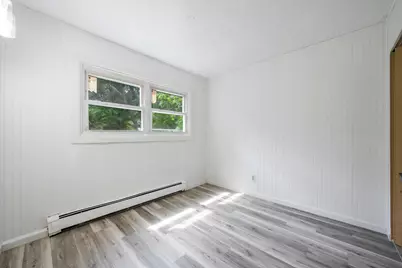 760 Spur Drive N, Bay Shore, NY 11706 - Photo 16