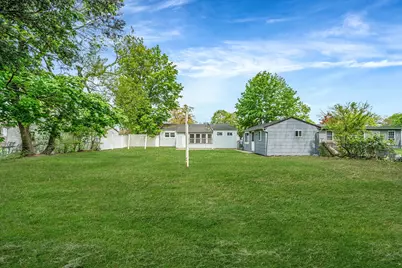 760 Spur Drive N, Bay Shore, NY 11706 - Photo 10