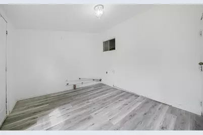 760 Spur Drive N, Bay Shore, NY 11706 - Photo 22