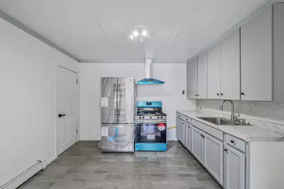 760 Spur Drive N, Bay Shore, NY 11706 - Photo 14