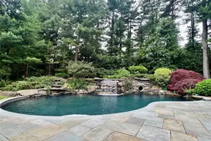 9 Earle Dr, Muttontown, NY 11791 - Photo 28