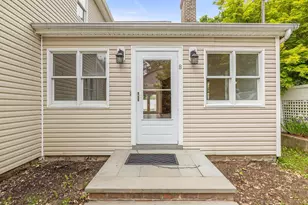 8 Maple St, Glenwood Landing, NY 11547 - Photo 2